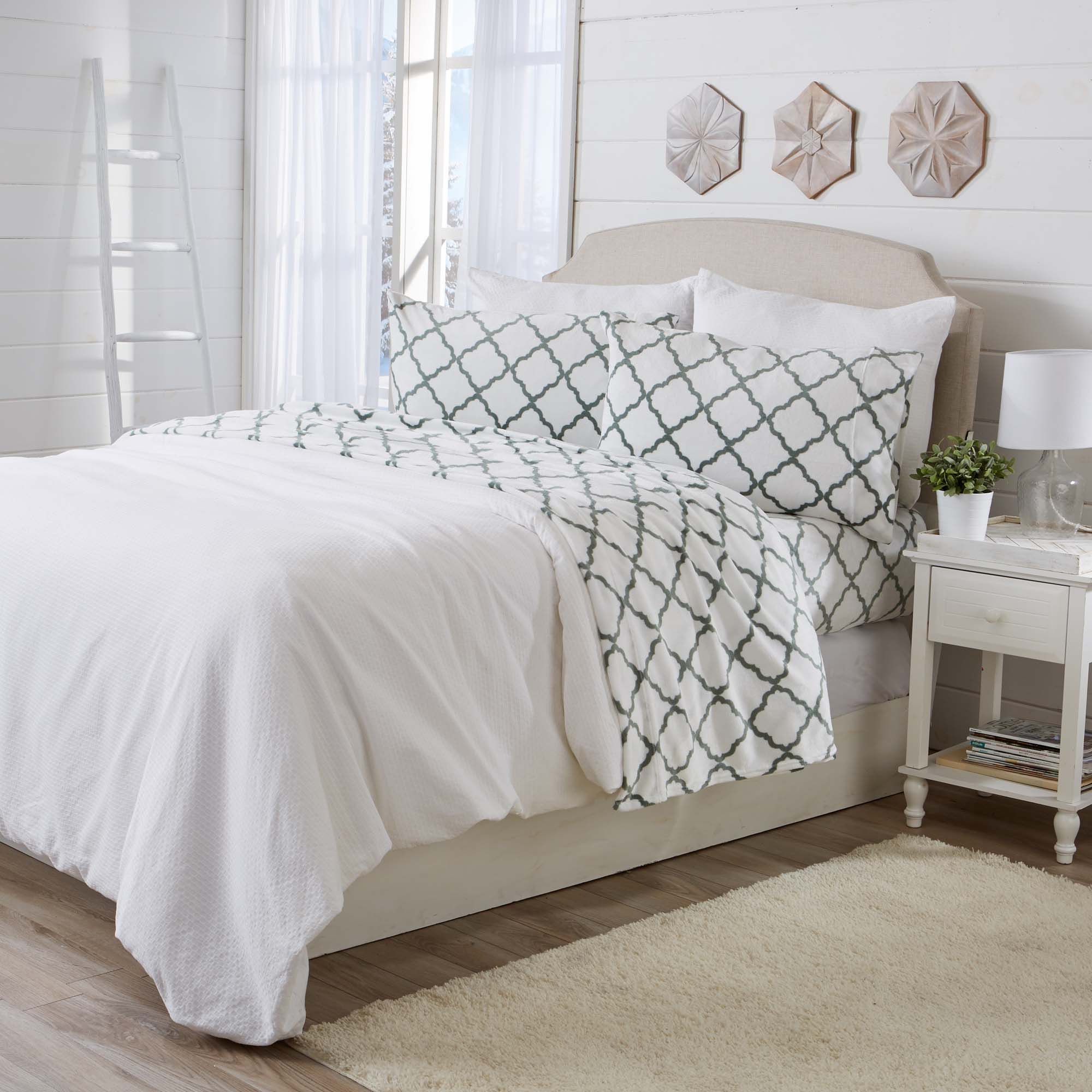 4-Piece Printed Plush Sheet - Velvet Luxe Lattice Collection - Image 17