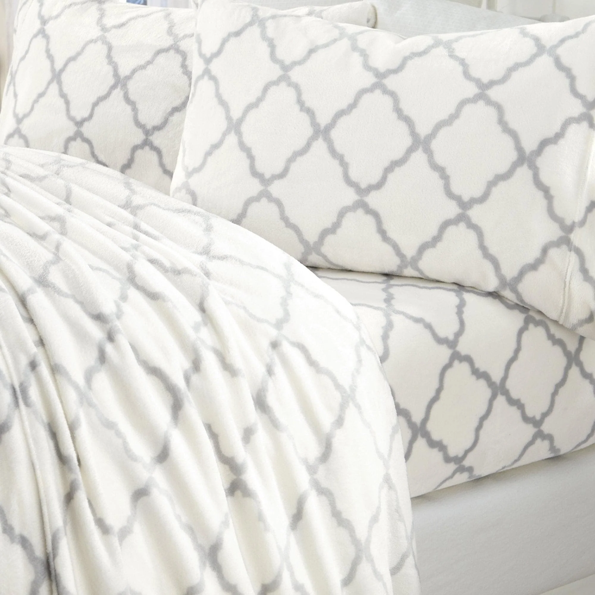 4-Piece Printed Plush Sheet - Velvet Luxe Lattice Collection - Image 21