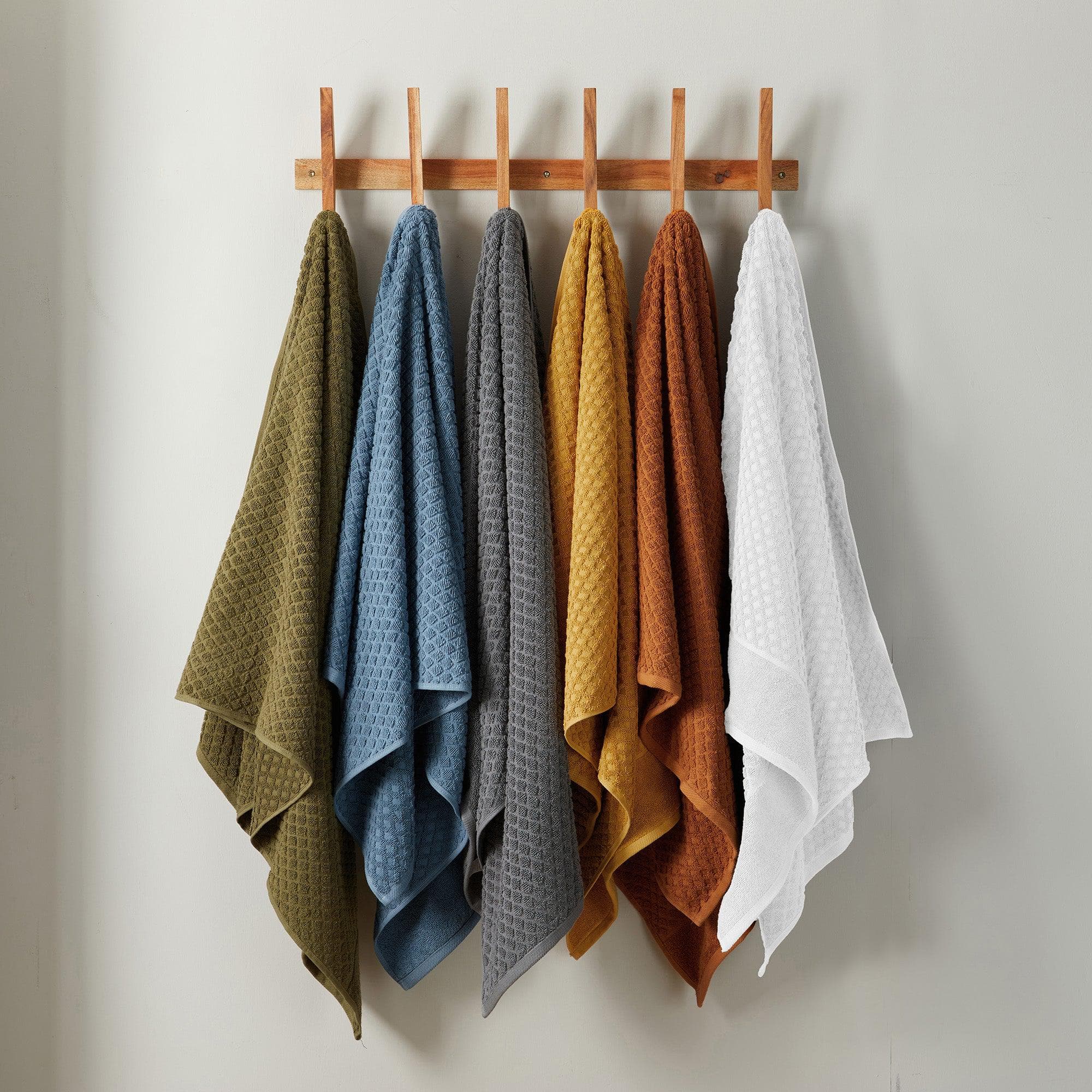 Cotton Diamond Waffle Weave Bath Towel Set - Grayson Collection - Image 160