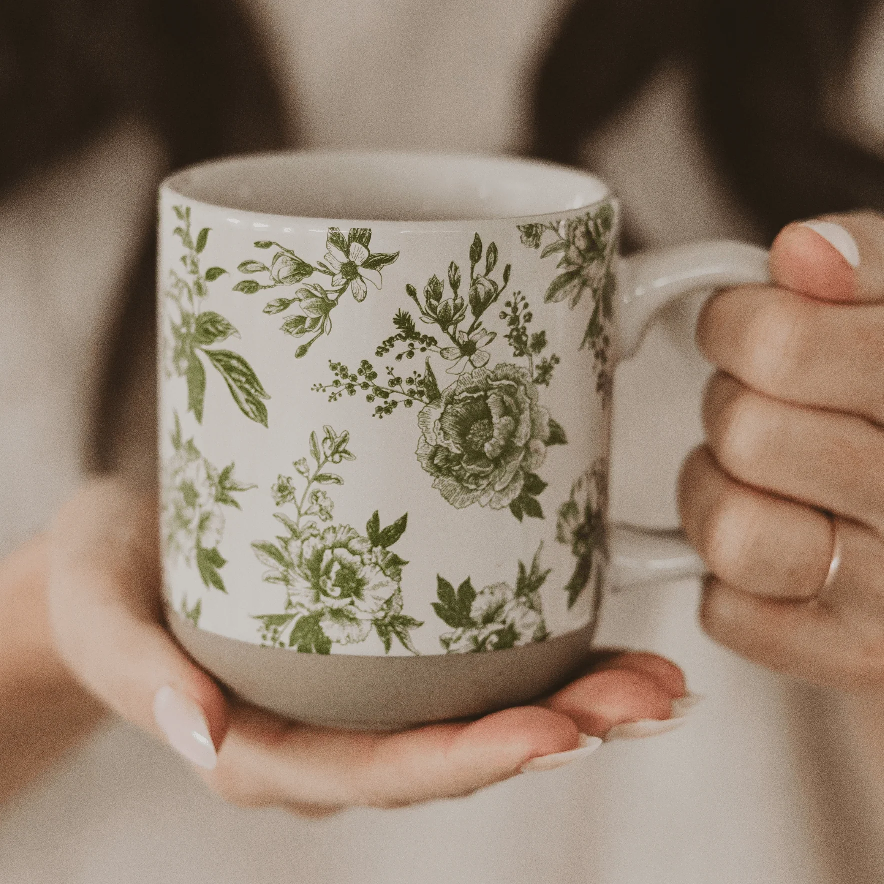 Green Delft 14oz Stoneware Coffee Mug - Image 9